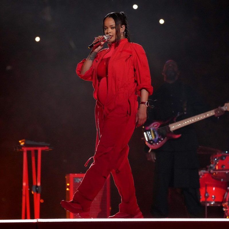 super-bowl-2023:-a-closer-look-at-rihanna's-fiery-loewe-and-alaia-fit,-and-glitzy-messika-jewels