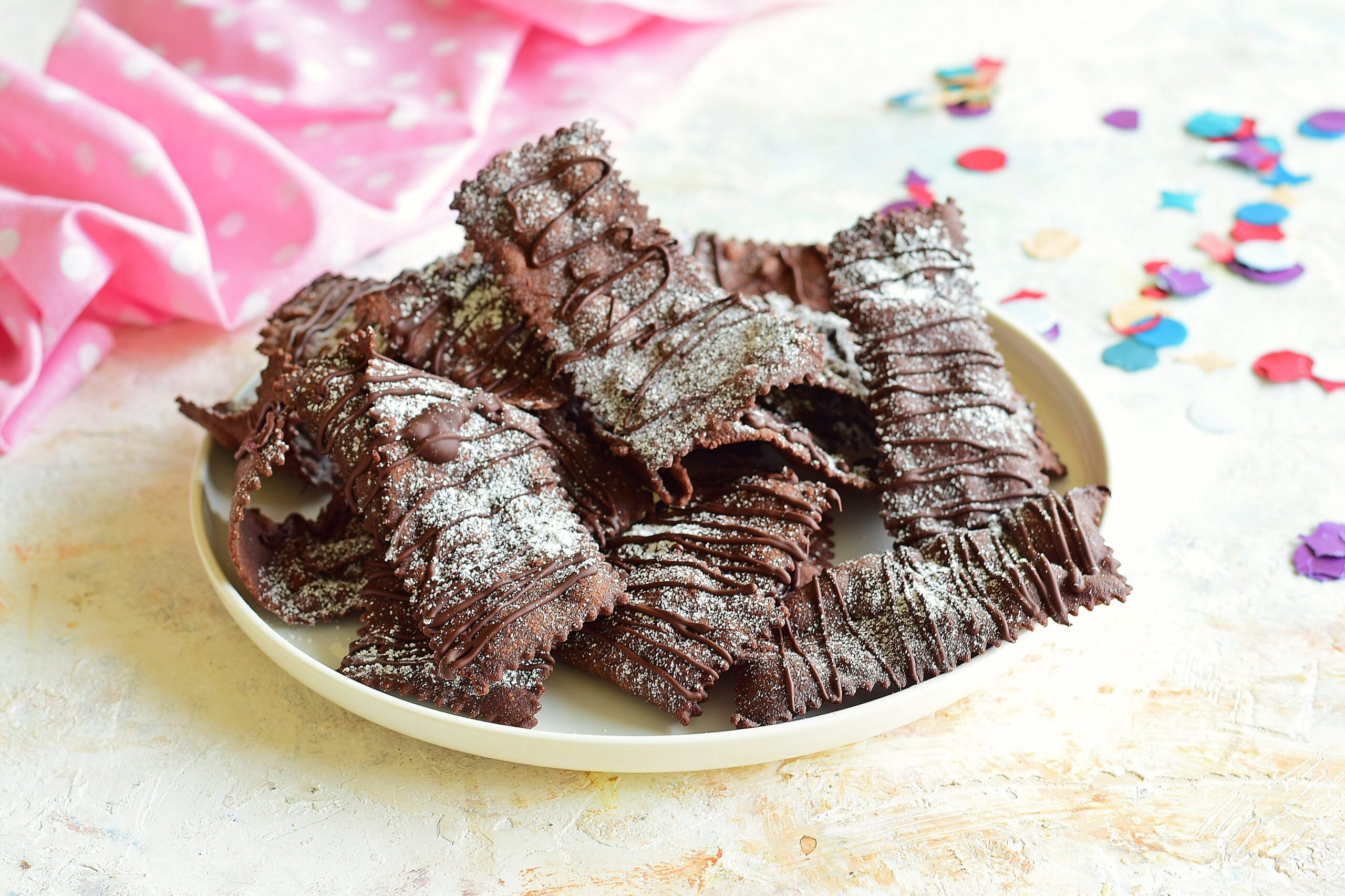 chiacchiere-al-cioccolato:-la-variante-al-cacao-del-dolce-simbolo-del-carnevale