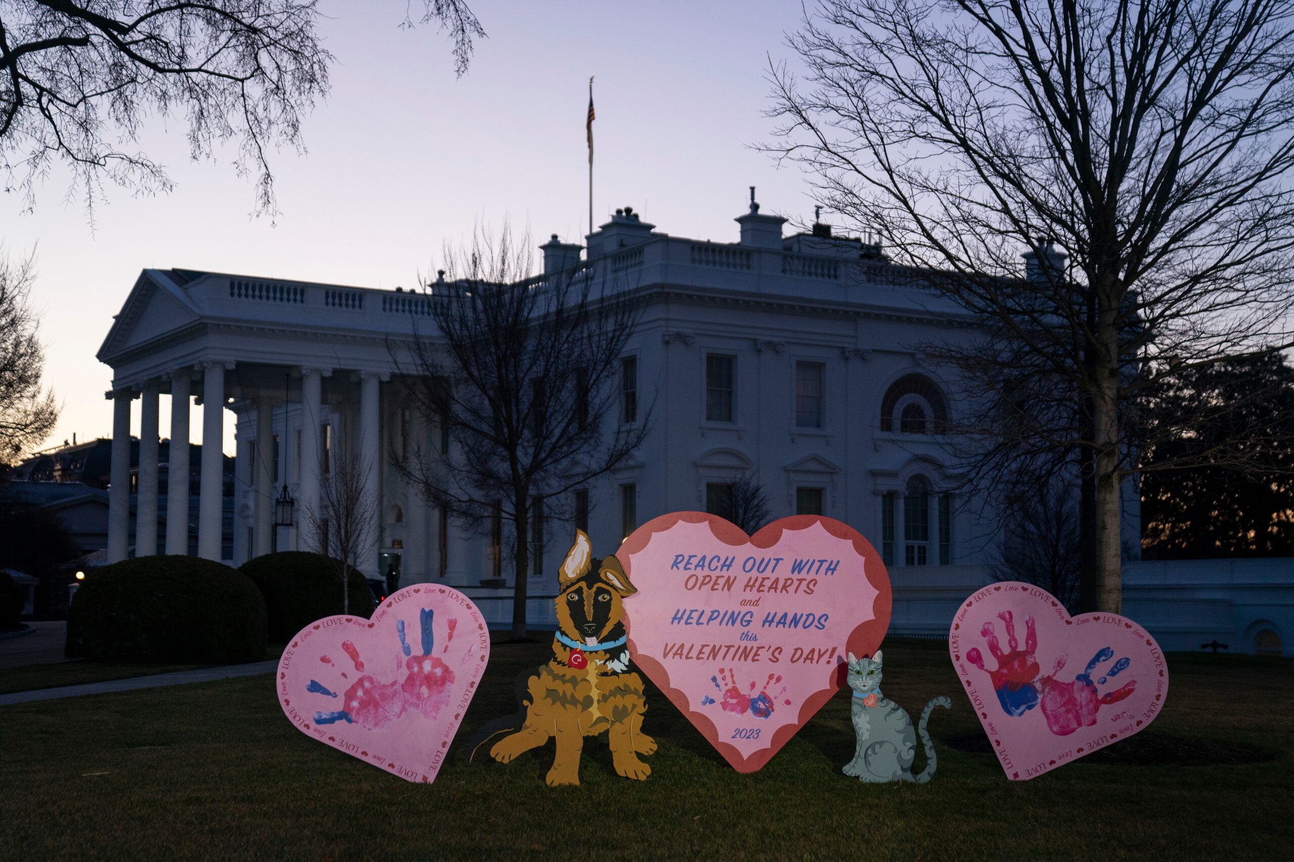 military-children-helped-create-art-for-white-house-valentine’s-day
