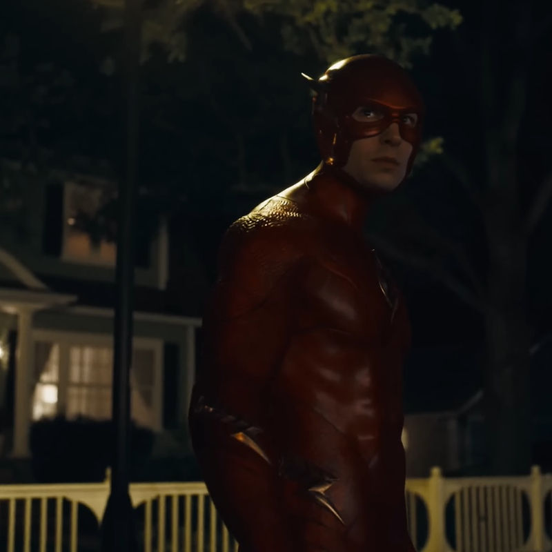 'the-flash'-trailer:-michael-keaton-is-back-as-batman-in-new-dceu-movie