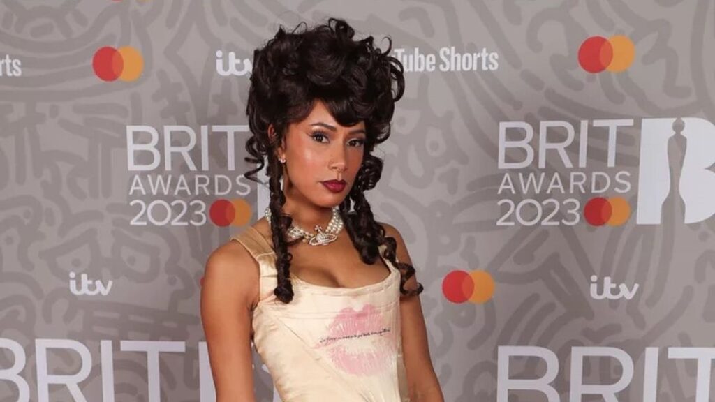 who-turned-heads:-an-overview-of-memorable-outfits-from-the-2023-brit-awards