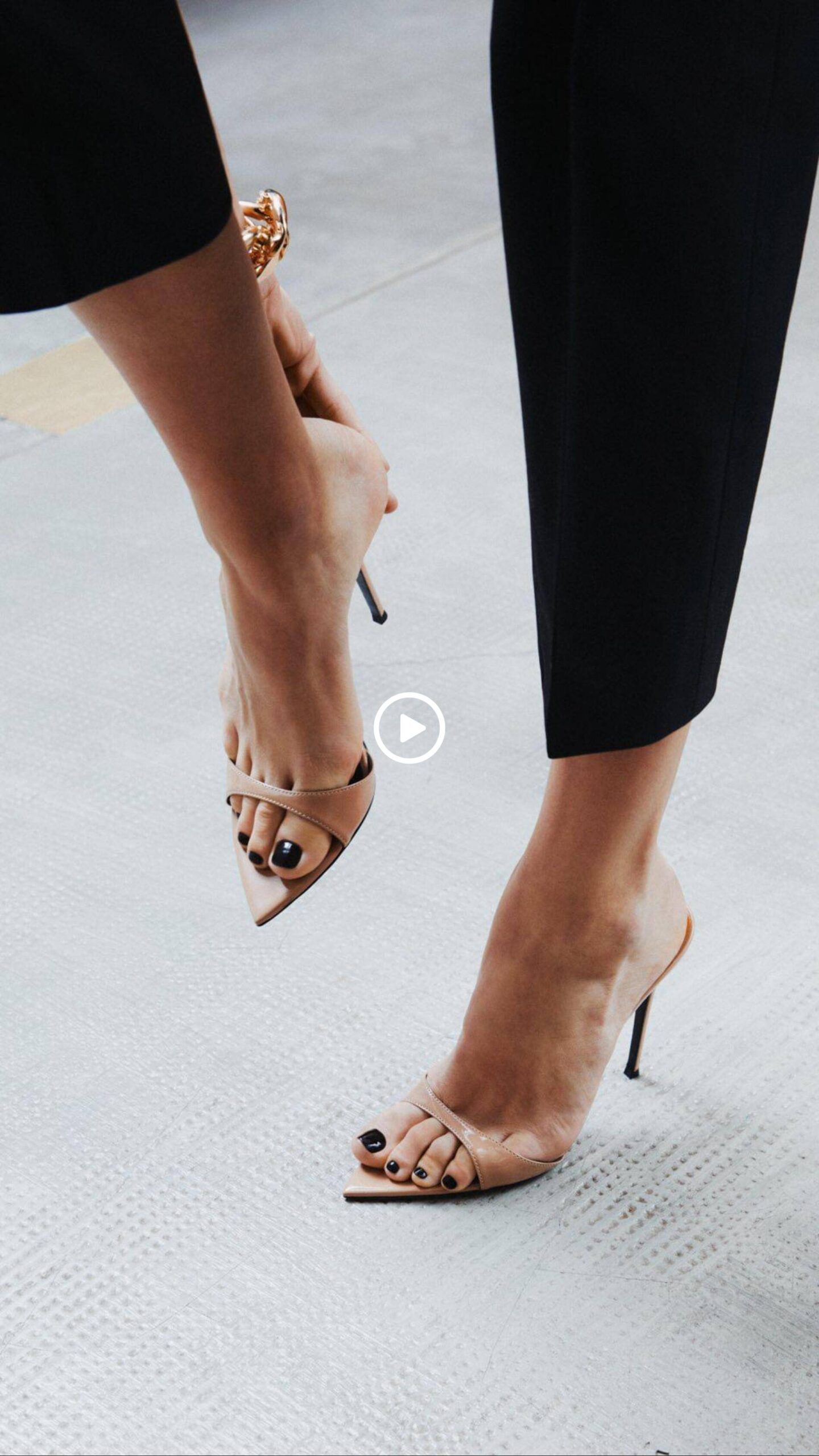 there-are-heels,-and-then-there's-the-giuseppe-zanotti-intriigo-|-senatus-tv