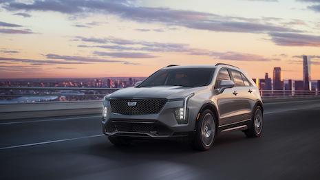 cadillac-presents-latest-version-of-xt4-model-with-smart-updates