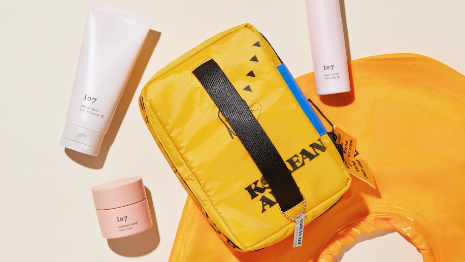 korean-air-unveils-amenity-kits-made-from-life-vests-–-business-traveller