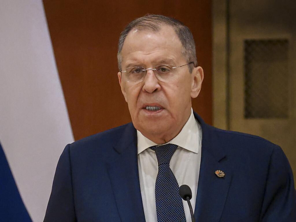 lavrov-tagliente:-«hanno-iniziano-una-guerra-contro-di-noi,-usando-gli-ucraini»