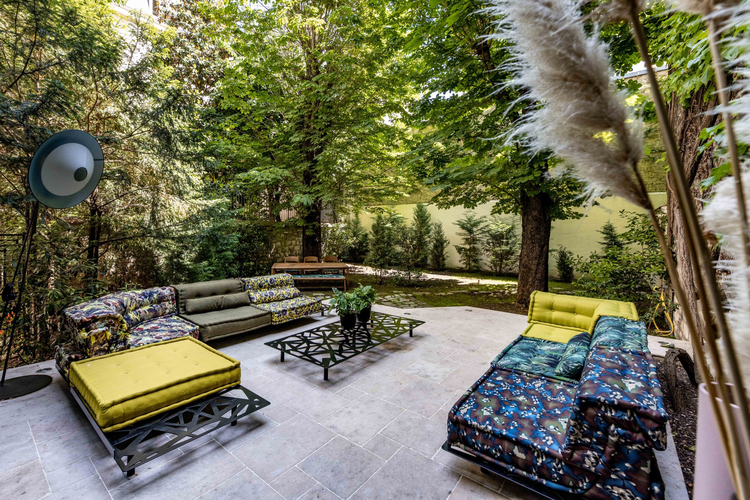 in-vendita-l’ex-appartamento-di-yves-saint-laurent-e-pierre-berge-con-un-magnifico-giardino-privato