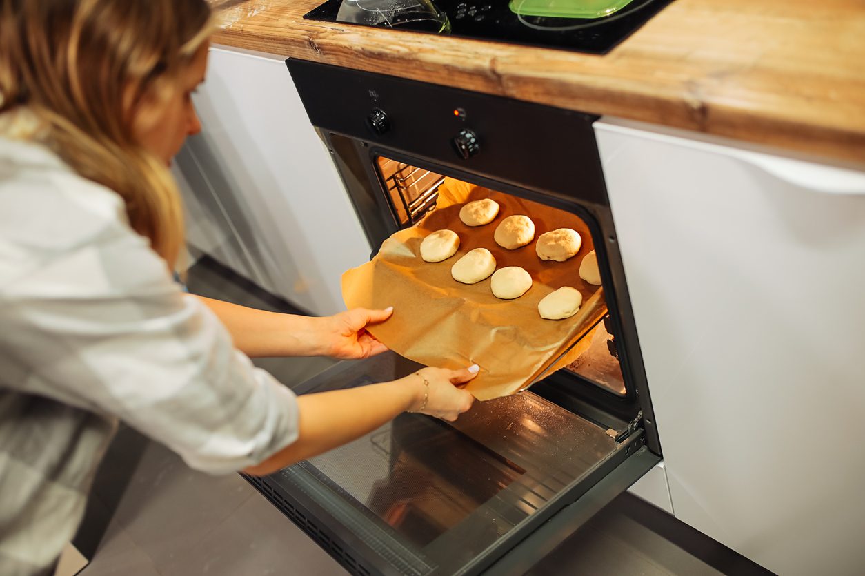 preriscaldare-il-forno-e-sempre-utile?-in-quali-casi-farlo-e-in-quali-usarlo-da-freddo