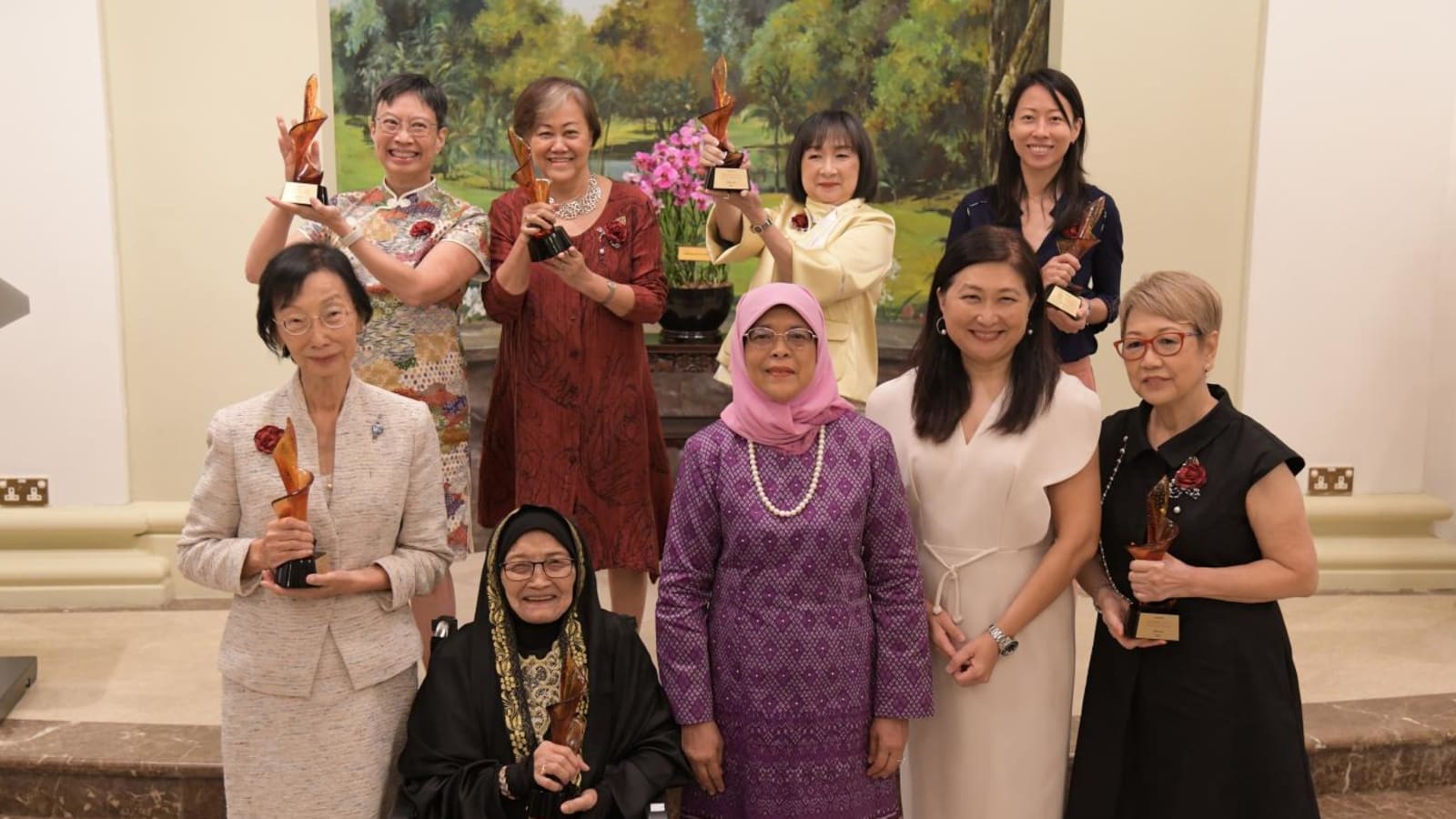 first-female-fighter-squadron-commander,-malay-magazine-editor-inducted-into-singapore-women’s-hall-of-fame