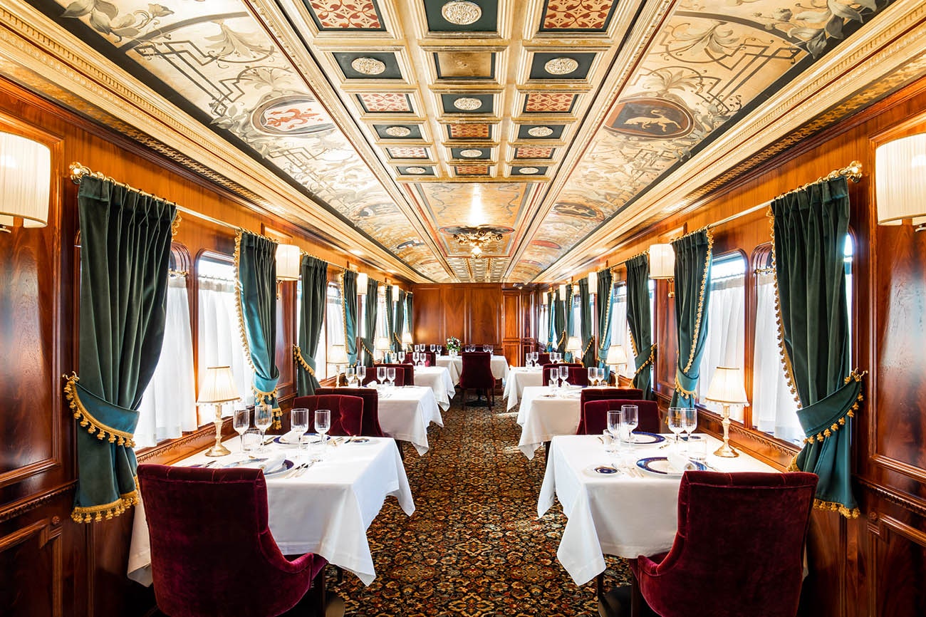 il-treno-delle-meraviglie:-una-carrozza-reale-del-1921-si-trasforma-in-un-insolito-ristorante