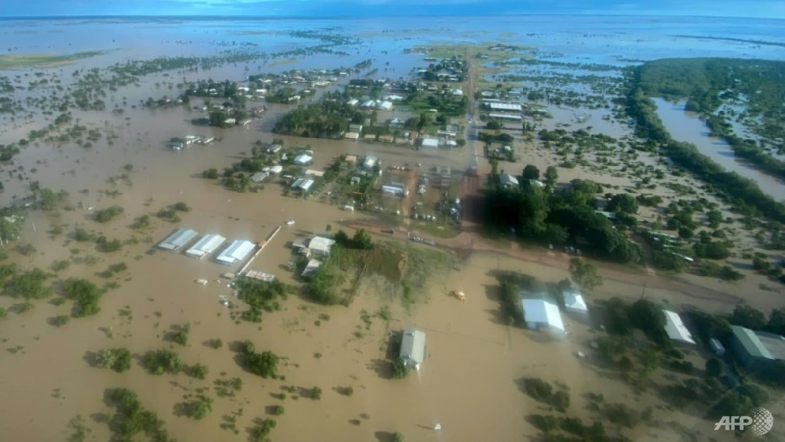 heavy-rain-in-australia-triggers-flood-evacuations-in-queensland