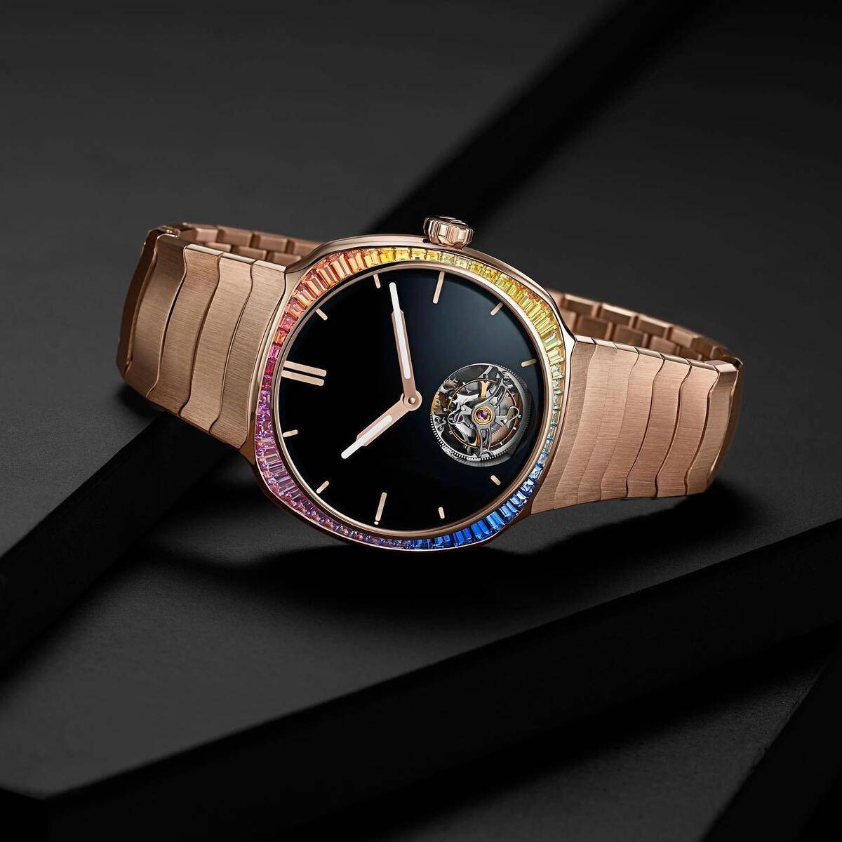 h.-moser-&-cie-streamliner-tourbillon-rainbow-–-dazzling-gemstones-encircles-the-blackest-of-black-|-senatus