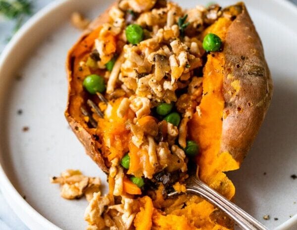 easy-weeknight-dinner-idea!-turkey-shepherd's-pie-stuffed-sweet-potato