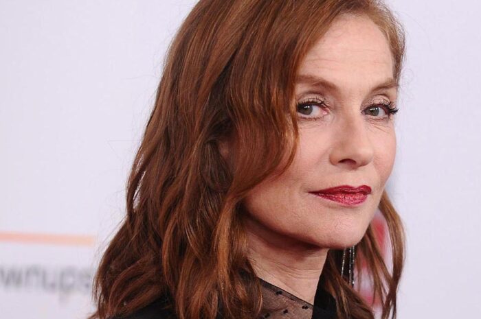 auguri-a-isabelle-huppert.-il-tema-natale-di-una-pesci-collezionista-di-premi-–-io-donna