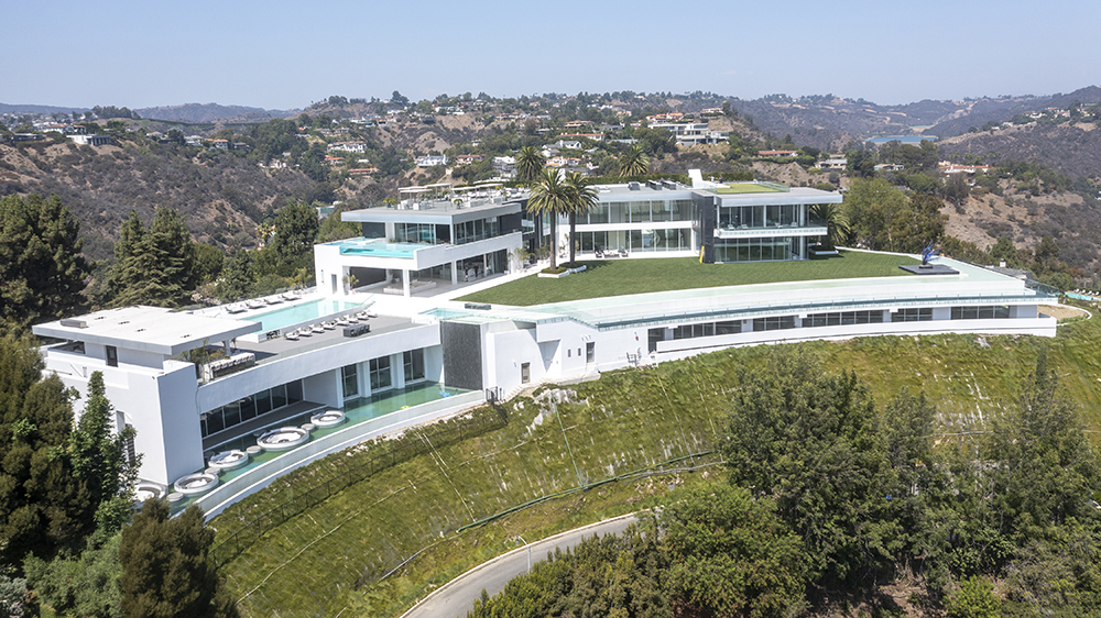 la.’s-ultra-luxe-properties-are-seeing-massive-price-reductions—here’s-why
