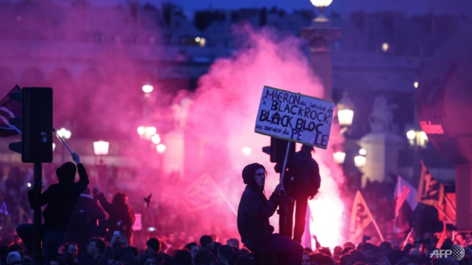 french-roads-blocked,-refineries-on-strike-after-macron-pension-move