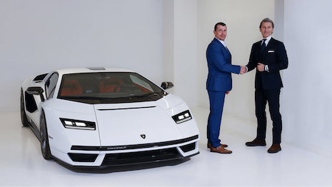 lamborghini,-vintner-champagne-carbon-pair-for-lifestyle-partnership