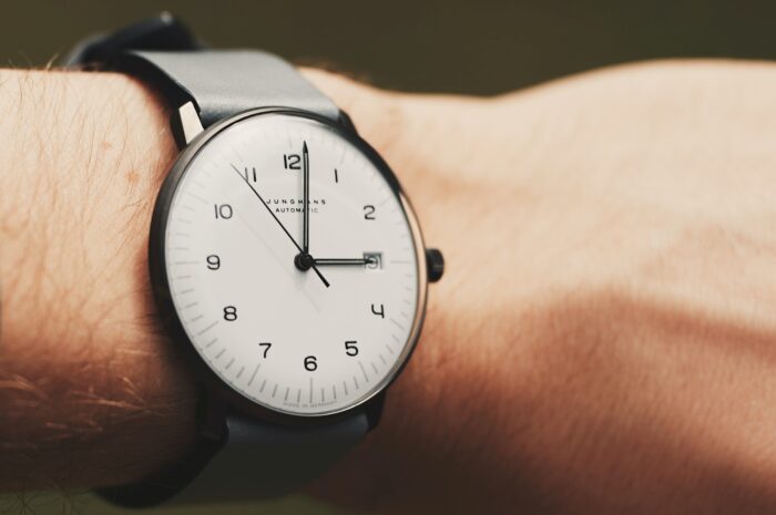 history-of-minimalist-watches-–-first-class-watches-blog