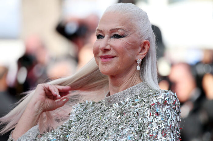 helen-mirren:-«che-gioia-poter-esibire-rughe-e-capelli-bianchi»-–-io-donna