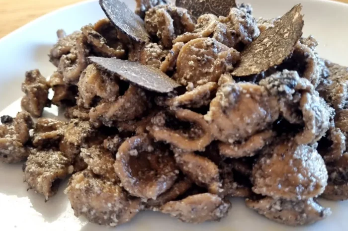 orecchiette-di-grano-arso-con-tartufo-nero-pregiato-–-tartufi-italia