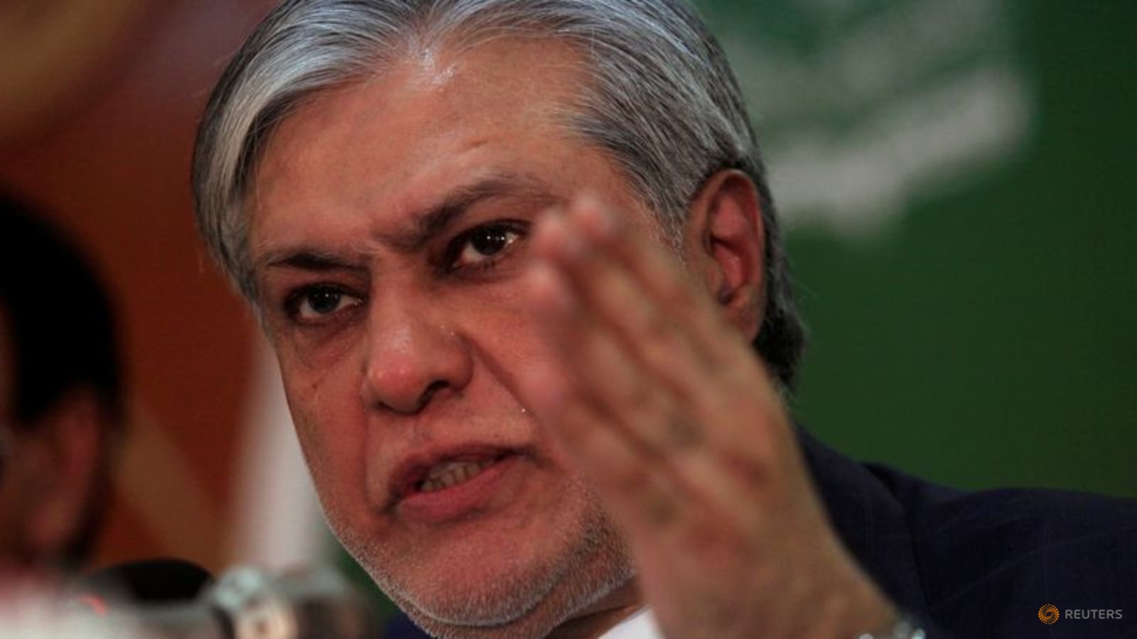 pakistan-finance-minister-cancels-us-trip-due-to-political-crisis