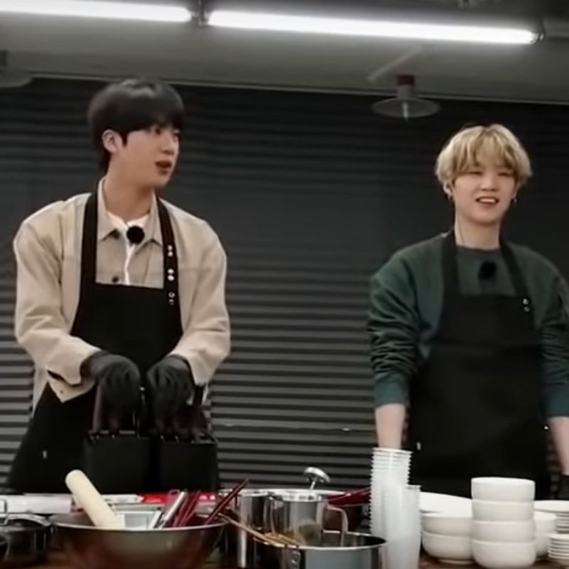 these-multi-talented-k-pop-idols-are-also-great-cooks